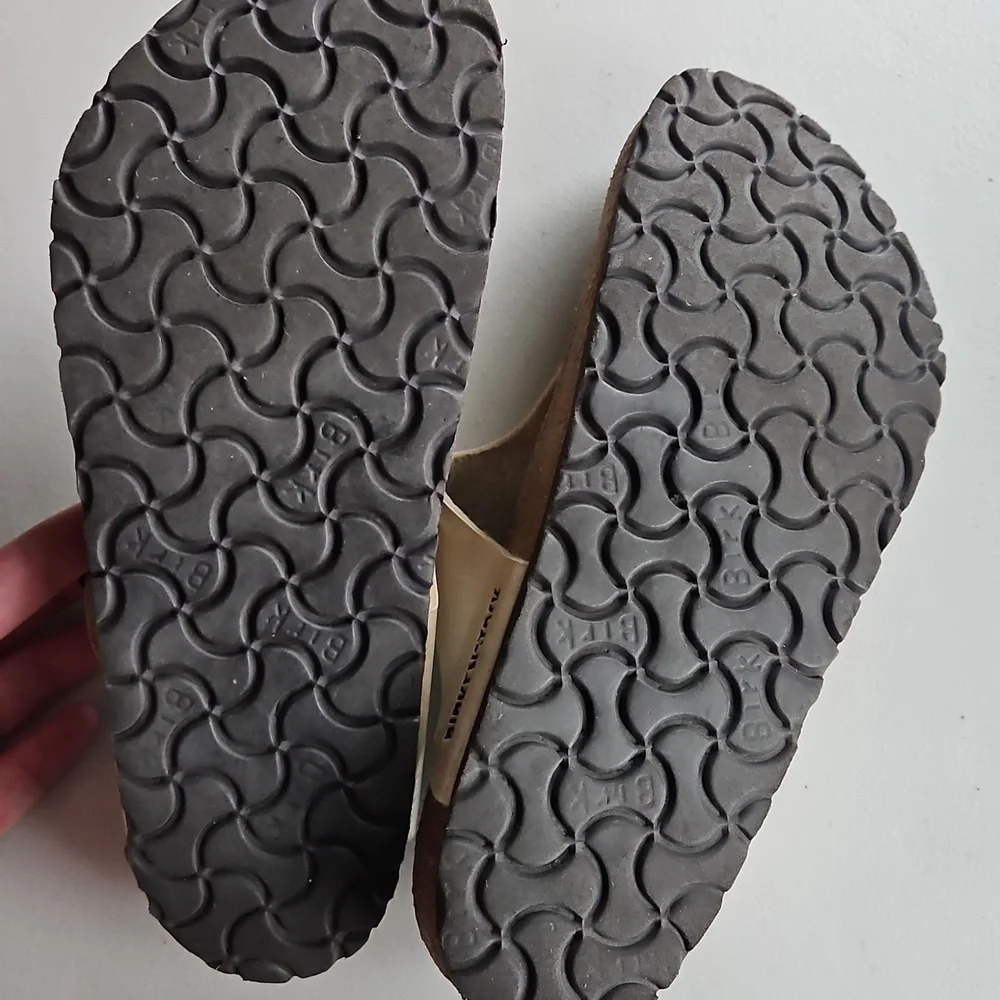 Birkenstock Light Cream Sandals Size 7 Womens - Picture 3 of 13